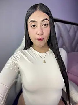 Snapshot of isabela_l chatting on 01-16-26, 01:53 isabela l online show from 01-16-26, 01:53