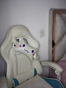 Snapshot of isabela_l chatting on 03-08-26, 03:21 isabela l online show from 03-08-26, 03:21