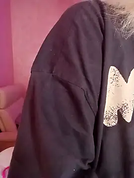 SquirtMilf00 online show from 03-24-26, 03:00