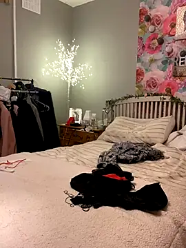 Sassylady online show from 10-31-25, 10:33