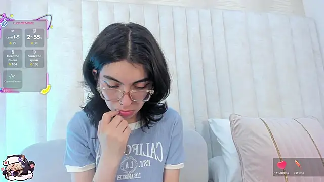 Im Molly Angel online show from 11-15-25, 08:16