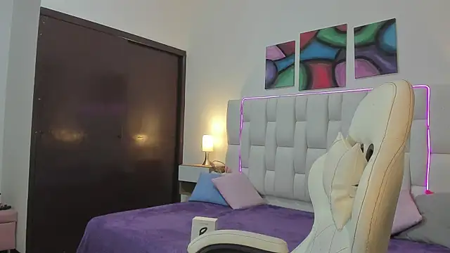 nextboywell1 online show from 04-08-26, 03:06