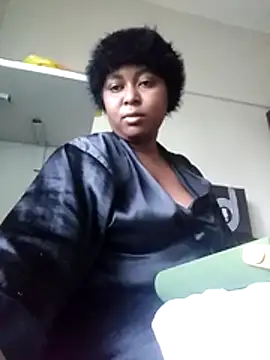 Snapshot of AcetousAbb chatting on 06-19-26, 06:18 AcetousAbb online show from 06-19-26, 06:18