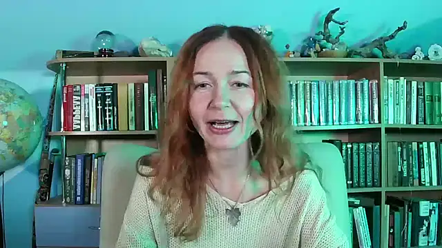 Foxilady357 online show from 11-19-25, 05:46