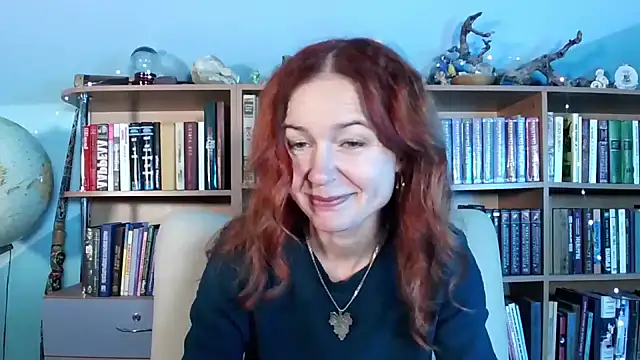 Foxilady357 online show from 12-16-25, 01:49