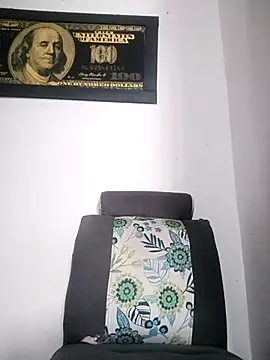 Valenn fernandez online show from 04-25-26, 04:26