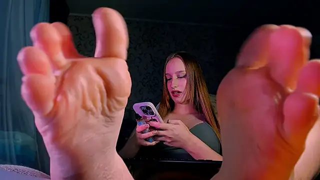 DarcySiren online show from 10-13-25, 07:52