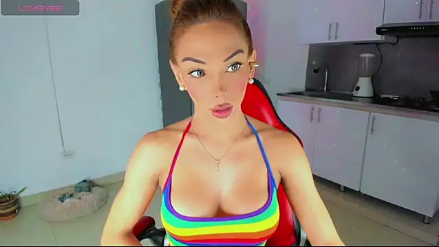 Snapshot of alexandra_cute chatting on 05-09-26, 02:44 alexandra cute online show from 05-09-26, 02:44