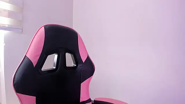 Arianna Jannes online show from 03-07-26, 04:15