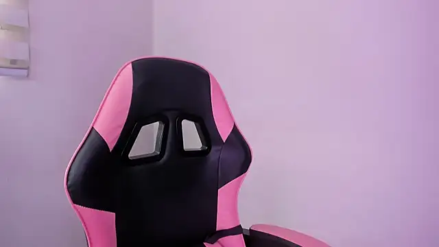 Arianna Jannes online show from 04-25-26, 03:53