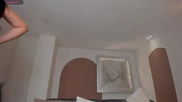 AmbarJames  online show from 07-24-26, 11:19