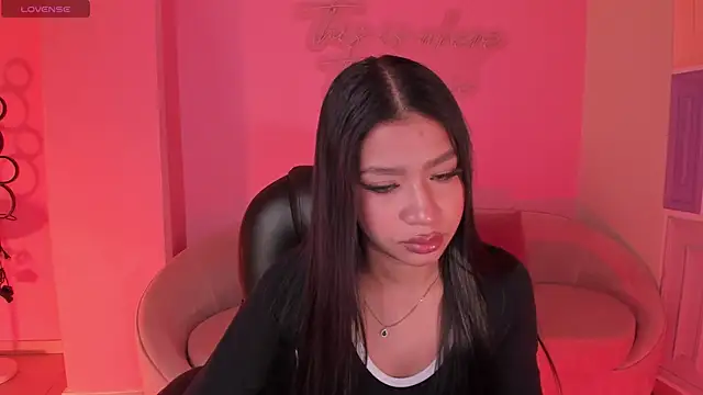 Snapshot of SophieHouston_ chatting on 05-14-26, 03:13 SophieHouston online show from 05-14-26, 03:13