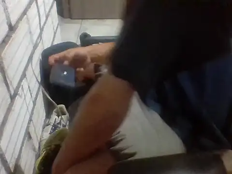 santiii   12 online show from 12-19-25, 11:23