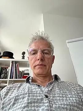 Snapshot of SexyLeon8 chatting on 05-10-26, 01:27 SexyLeon8 online show from 05-10-26, 01:27