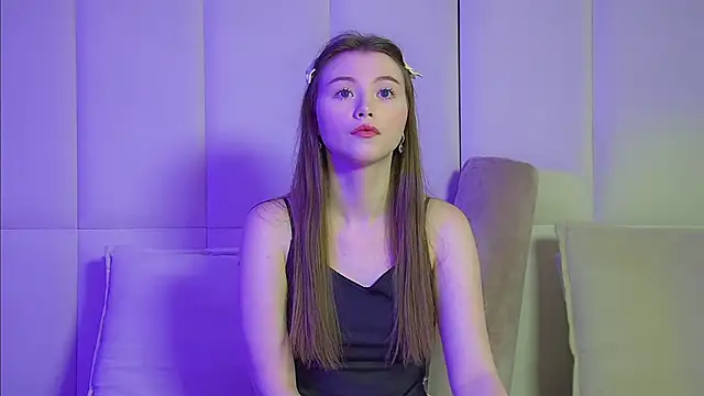 KeiraAsti online show from 10-19-25, 06:03