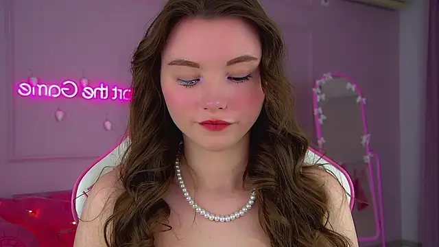 KeiraAsti online show from 12-22-25, 06:05