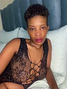 Snapshot of Caramel_Mellow chatting on 12-19-25, 09:27 Caramel Mellow online show from 12-19-25, 09:27