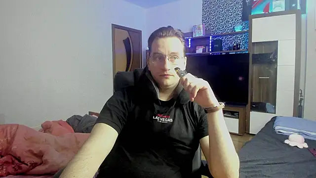 Snapshot of romiosabrino chatting on 03-16-26, 12:42 romiosabrino online show from 03-16-26, 12:42