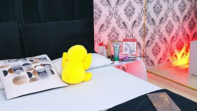 Becca Grims online show from 11-06-25, 03:29