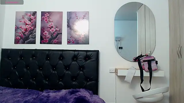 Snapshot of pinky_f00x chatting on 11-14-25, 07:12 pinky f00x online show from 11-14-25, 07:12