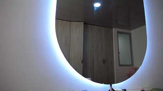 Snapshot of pinky_f00x chatting on 11-24-25, 07:46 pinky f00x online show from 11-24-25, 07:46