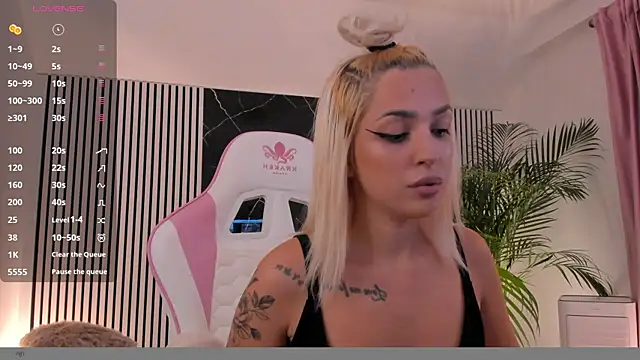 daisyblushh online show from 10-22-25, 04:07