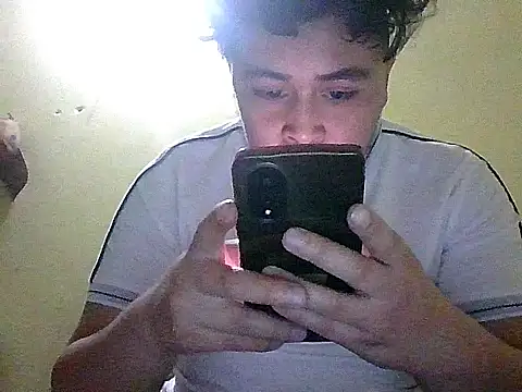 Snapshot of jorgexsuil2hh chatting on 03-13-26, 11:44 jorgexsuil2hh online show from 03-13-26, 11:44