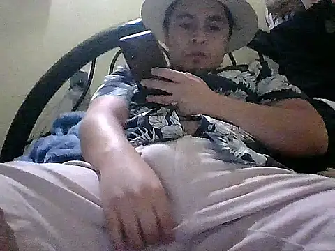 Snapshot of jorgexsuil2hh chatting on 05-13-26, 06:33 jorgexsuil2hh online show from 05-13-26, 06:33