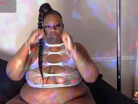 Snapshot of Thickkemzz41 chatting on 08-01-26, 10:52 Thickkemzz41 online show from 08-01-26, 10:52