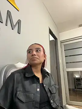 ximena vasquez8 online show from 10-05-25, 03:16