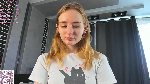 Snapshot of ElvinaRose chatting on 09-25-25, 03:43 ElvinaRose online show from 09-25-25, 03:43