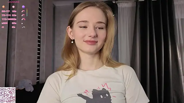 Snapshot of ElvinaRose chatting on 11-06-25, 02:12 ElvinaRose online show from 11-06-25, 02:12