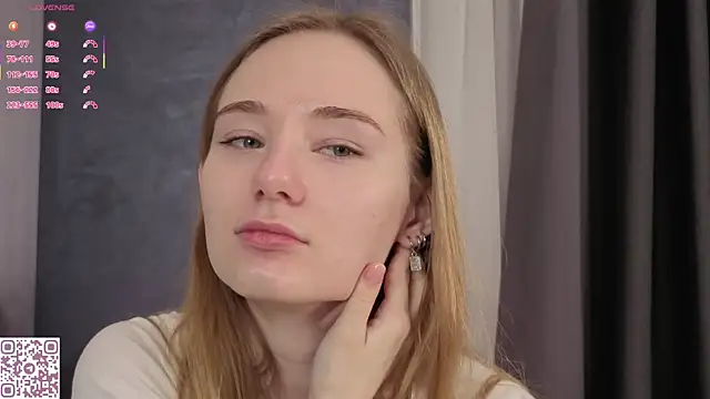 Snapshot of ElvinaRose chatting on 11-11-25, 02:33 ElvinaRose online show from 11-11-25, 02:33