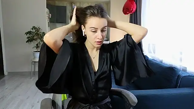 Snapshot of BelleWild chatting on 10-06-25, 04:32 BelleWild online show from 10-06-25, 04:32
