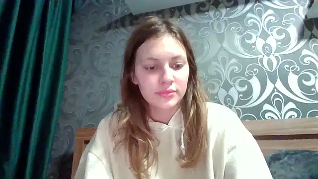 Snapshot of Baby_Mon chatting on 10-28-25, 04:27 Baby Mon online show from 10-28-25, 04:27