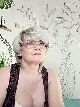 Catty Lady online show from 04-22-26, 06:53