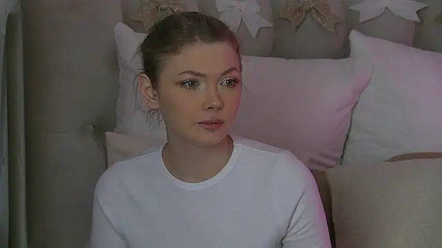 Snapshot of miamunn chatting on 11-24-25, 12:43 miamunn online show from 11-24-25, 12:43