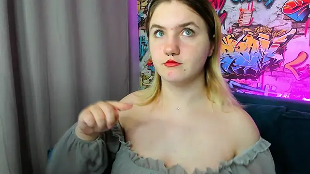 Julia Jips online show from 09-29-25, 12:05