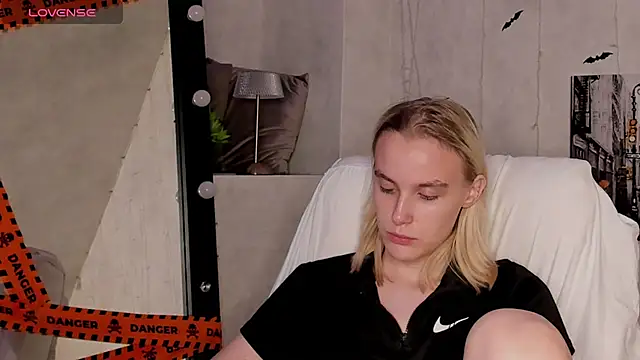 Carolin Miller online show from 11-13-25, 10:25