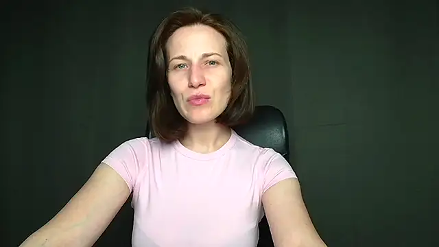 Snapshot of Kelly_Kisss chatting on 04-26-26, 11:19 Kelly Kisss online show from 04-26-26, 11:19