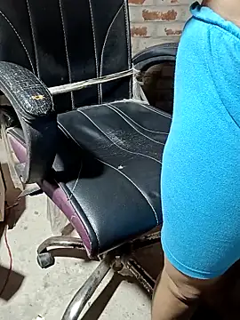 Snapshot of SWETCPL chatting on 12-19-25, 07:04 SWETCPL online show from 12-19-25, 07:04