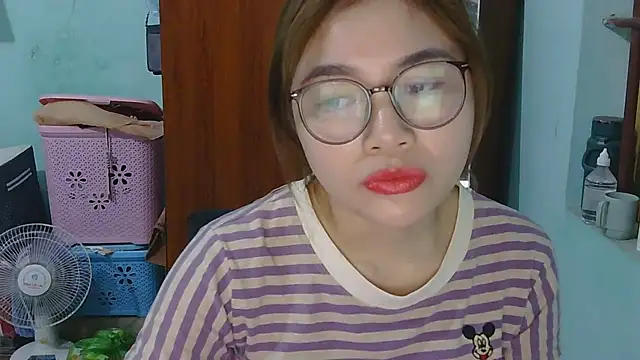 Uhem112 online show from 10-22-25, 01:28