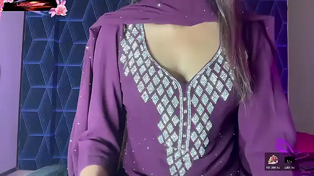 Snapshot of _Mehak__ chatting on 11-19-25, 03:23 Mehak online show from 11-19-25, 03:23