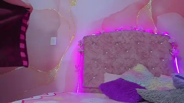 violet taylor  online show from 01-16-26, 02:15