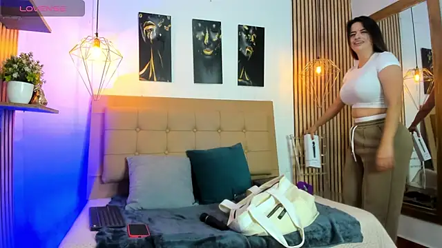 Snapshot of _samanthaa_foxx chatting on 11-04-25, 11:42 samanthaa foxx online show from 11-04-25, 11:42