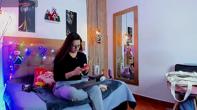 Snapshot of _samanthaa_foxx chatting on 12-04-25, 03:16 samanthaa foxx online show from 12-04-25, 03:16