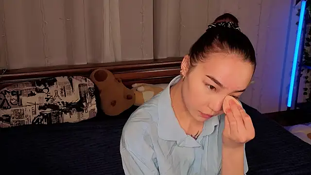 OdetteBiddy online show from 12-21-25, 08:05