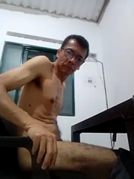 skinnylatino51 online show from 07-05-26, 01:34