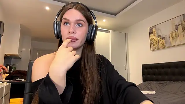 Snapshot of franzeva chatting on 05-15-26, 01:29 franzeva online show from 05-15-26, 01:29