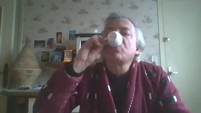 Snapshot of gegevincent chatting on 02-05-26, 11:59 gegevincent online show from 02-05-26, 11:59